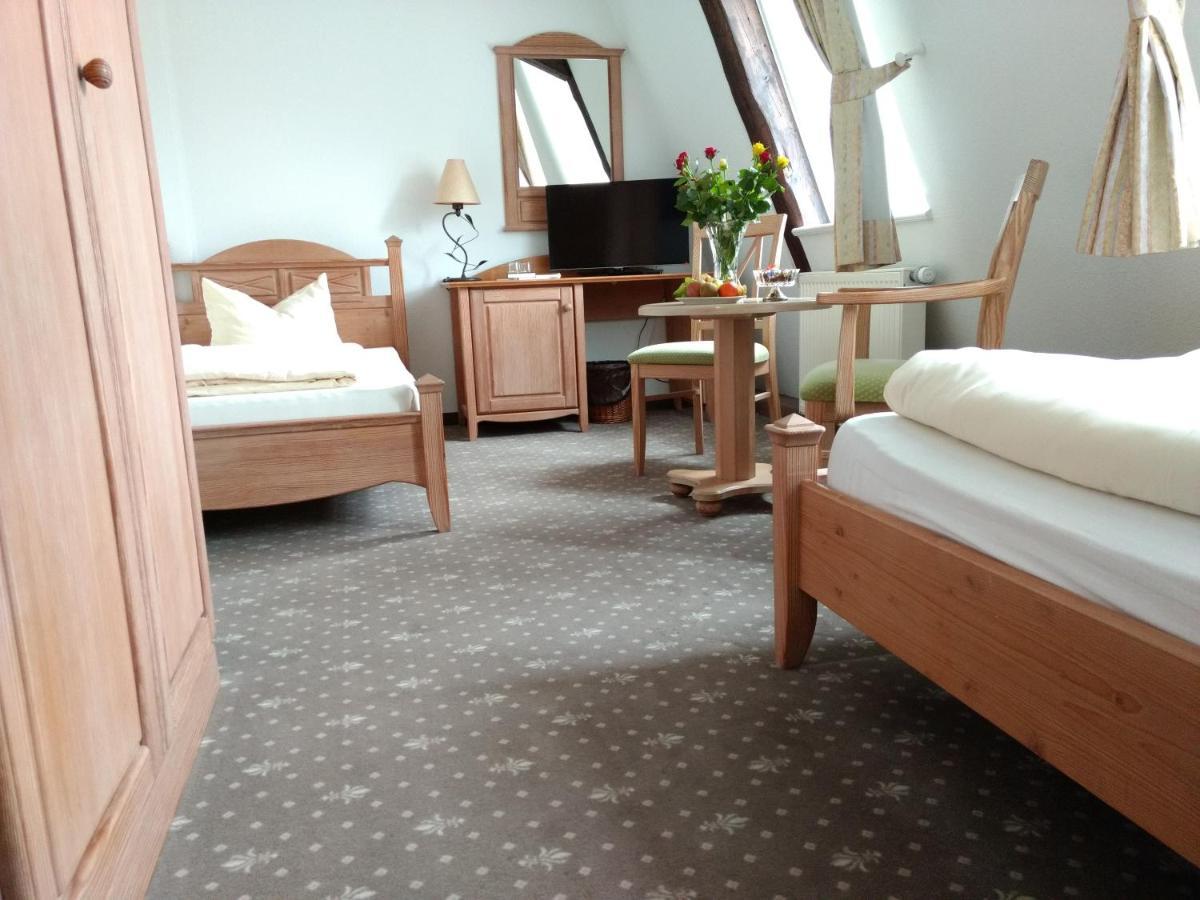 Lindenhof / Gastehaus An Der Teufelsmauer Hotel Thale Luaran gambar